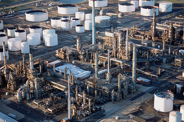 尋找工業(yè)插頭制造商要考慮哪些事情?